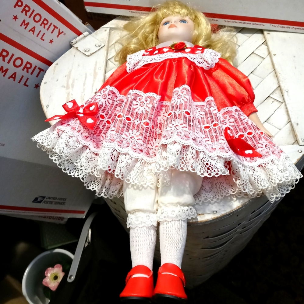🕌VINTAGE ANCO 1991-16"DRESSED DOLL.